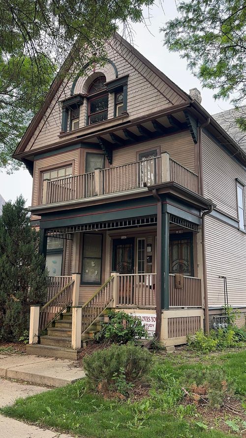 23432351 N Palmer St, Milwaukee, WI, 53212-3244 | Card Image