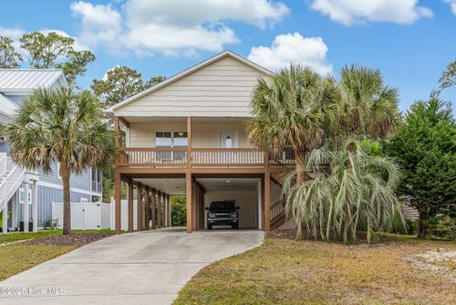 335 Ne 43rd St, Oak Island, NC, 28465-5458 | Card Image