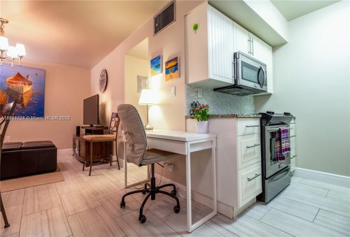 apt-113-2145 Pierce St, Hollywood, FL, 33020-4429 | Card Image