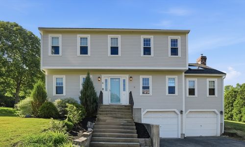 4 Tracy Ann Dr, North Grafton, MA, 01536-1657 | Card Image