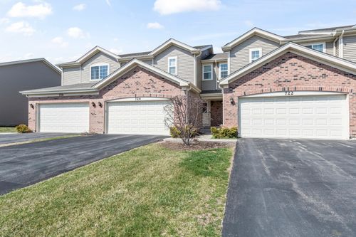 724 Wellington Ln, Cary, IL, 60013-2364 | Card Image