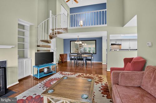 8-131-20673 Shadyside Way, GERMANTOWN, MD, 20874-2835 | Card Image