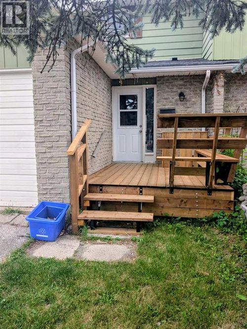 405 Cardiff Pl, Sarnia, ON, N7S4C7 | Card Image