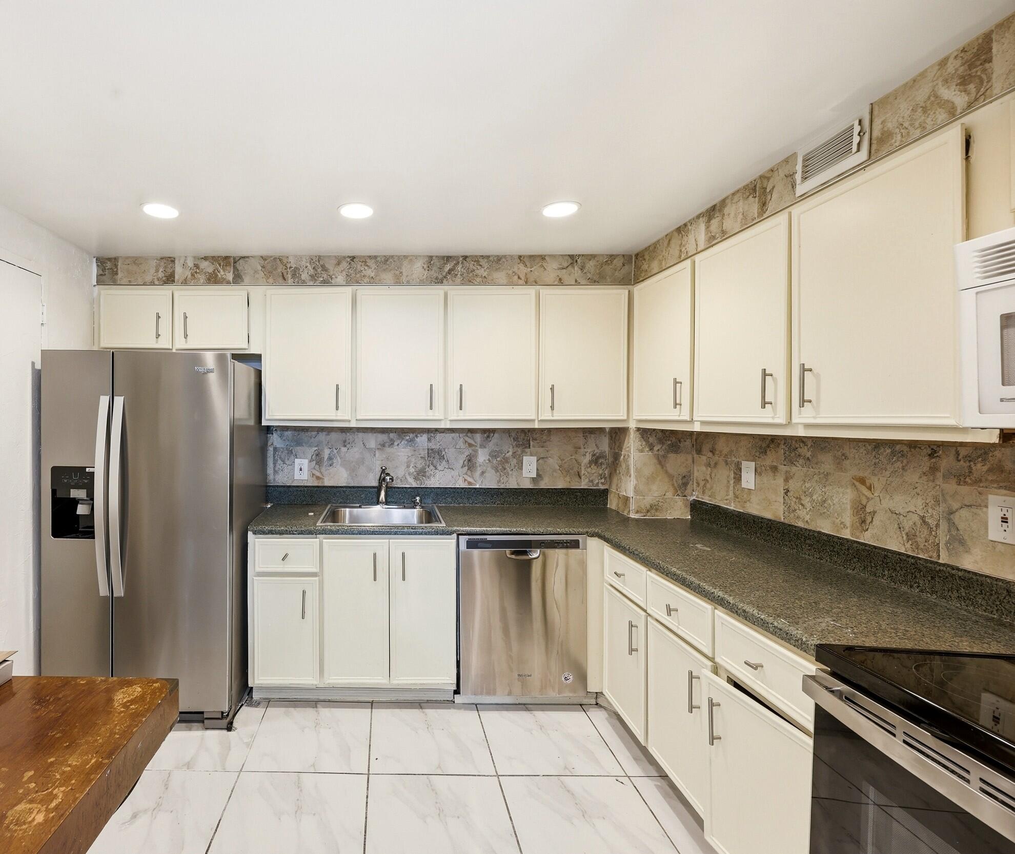 Residential in Hallandale Beach 2