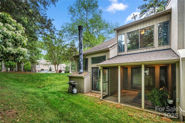 Back of unit | Image 36