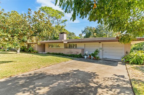 58 Plantation Ct, Lake Jackson, TX, 77566-5866 | Card Image