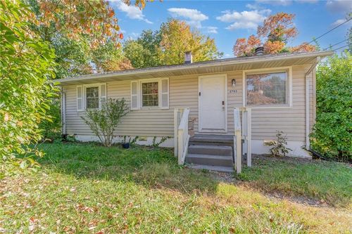 2703 W Florida St, Greensboro, NC, 27407-3621 | Card Image