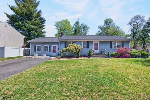 126 Jay Pl, Middlesex, NJ, 08846-1613 | Card Image