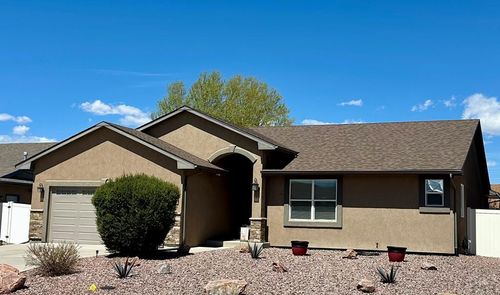 2321 Meadowlark Ln, Pueblo, CO, 81008-2261 | Card Image