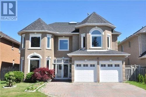 8 Pathlane Rd, Richmond Hill, ON, L4B4A5 | Card Image
