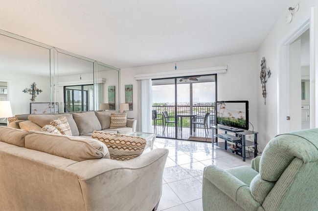 APT-802 - 2215 Cypress Island Dr, Condo with 2 bedrooms, 2 bathrooms and null parking in Pompano Beach FL | Image 5