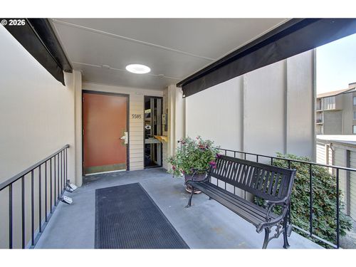 5206-5585 E Evergreen Blvd, Vancouver, WA, 98661-6647 | Card Image