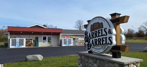 1375 S West Bay Shore Dr, Suttons Bay, MI, 49682-9498 | Card Image