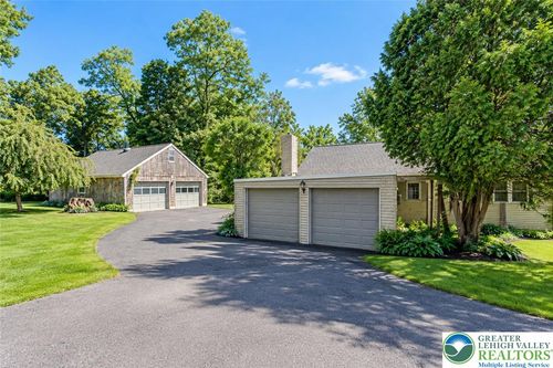 2160 Wassergass Rd, HELLERTOWN, PA, 18055-1216 | Card Image