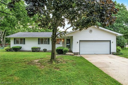 114 Corrin Cir, Cortland, OH, 44410-1390 | Card Image