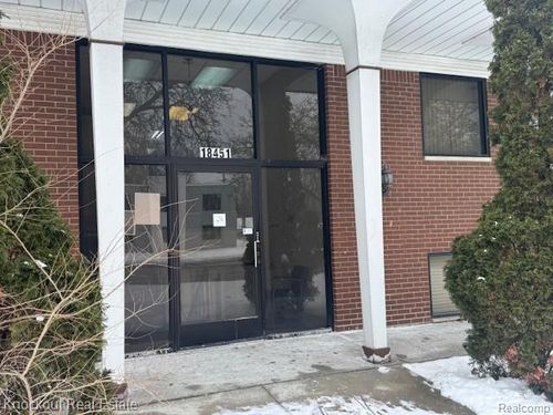 18451 W 12 Mile Road, Lathrup Village, MI, 48076 | Card Image