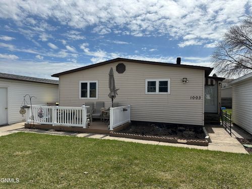 1003 Western Park Vlg, Jamestown, ND, 58401-6013 | Card Image