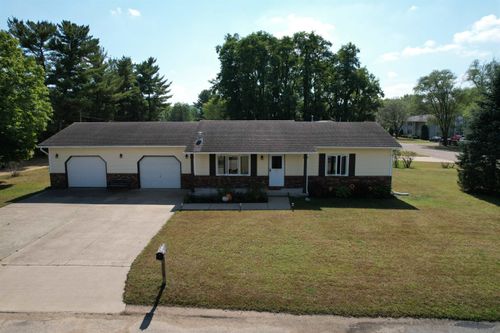 325 W Pine St, MUSCODA, WI, 53573-9231 | Card Image