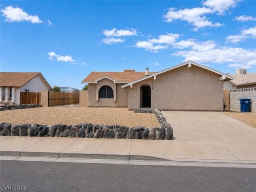 525 Zuber Ave, Henderson, NV, 89011-5394 | Card Image