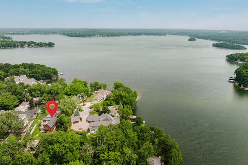 5334235 Road Q, Okauchee, WI, 53069-9753 | Card Image