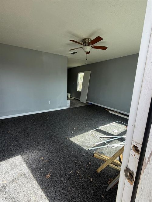 607 Saint Monica Dr, East Saint Louis, IL, 62206-1765 | Card Image