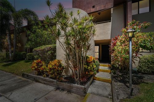 106-880 Village Lake Ter N, ST PETERSBURG, FL, 33716 | Card Image