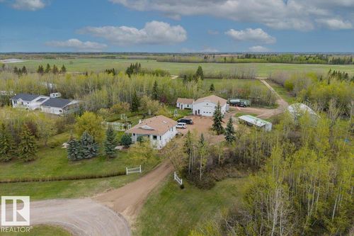 22515 Township Road 575a, Sturgeon County, AB, T0A1N6 | Card Image
