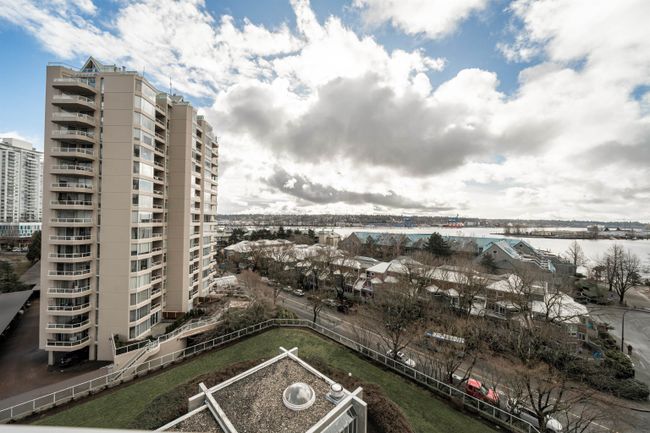 801 - 1135 Quayside Drive, Condo with 3 bedrooms, 2 bathrooms and 2 parking in New Westminster BC | Image 12