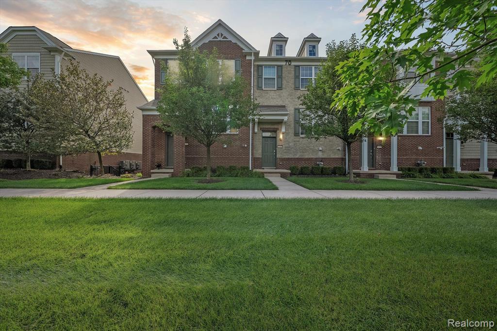 Ellery Ln, Novi, MI 48377