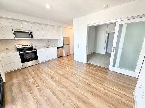 2811-987 Queen Street, Honolulu, HI, 96814 | Card Image