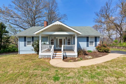 323 Walsh Rd, Chattanooga, TN, 37405-3731 | Card Image