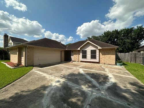 239 Kings Way, Stafford, TX, 77477-6136 | Card Image