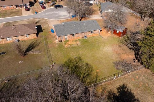 1117 E 17th St, Chandler, OK, 74834-9142 | Card Image