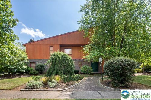 3908 Short Hill Dr, Allentown, PA, 18104-3343 | Card Image