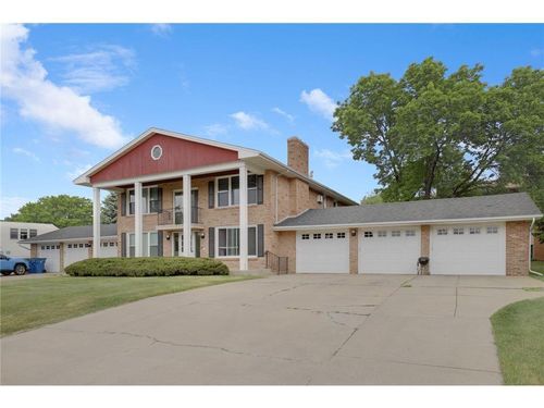 4-4000 Mavelle Dr, Edina, MN, 55435-4167 | Card Image