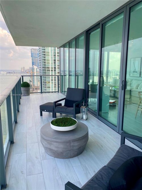 unit-2801-3131 Ne 7th Ave, Miami, FL, 33137-4467 | Card Image