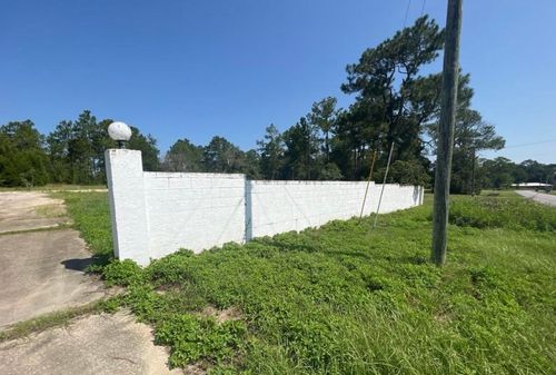 327 Ten Lake Dr, DeFuniak Springs, FL, 32433-4511 | Card Image