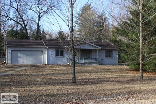 6352 White Acre Dr, Lake, MI, 48632-8927 | Card Image