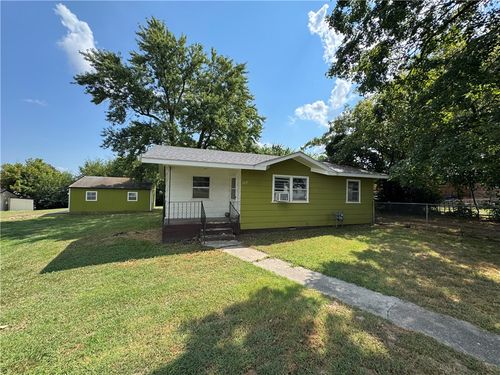 117 E Russell St, Goodman, MO, 64843-9538 | Card Image