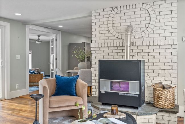 213 Thurston St, House other with 3 bedrooms, 1 bathrooms and 6 parking in Wrentham MA | Image 9