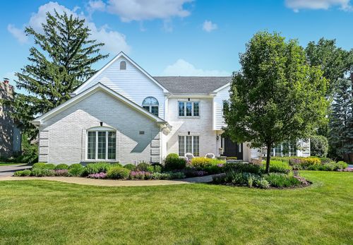 32 Ridgefield Ln, Burr Ridge, IL, 60527-5200 | Card Image