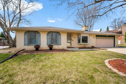 8125 S 58th Street, Franklin, WI, 53132 | Card Image