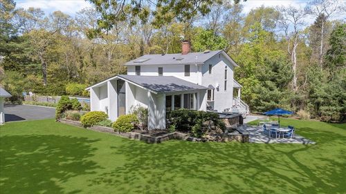 22 Stratford Ave, Greenlawn, NY, 11740-2512 | Card Image