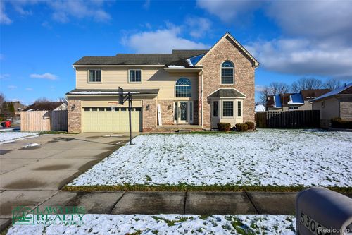 53084 Black Creek Dr, Chesterfield, MI, 48047-5957 | Card Image