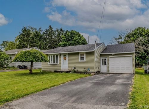 605 Webber Dr, Chittenango, NY, 13037-1125 | Card Image