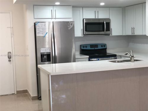 101a-8883 Fontainebleau Blvd, Miami, FL, 33172-4487 | Card Image
