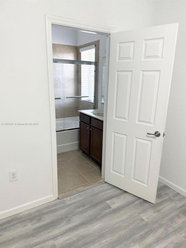 APT-213 - 8900 Nw 97 Th Ave, Condo with 3 bedrooms, 3 bathrooms and null parking in Medley FL | Image 23