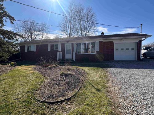 251 N 1100 E, Greentown, IN, 46936-8757 | Card Image