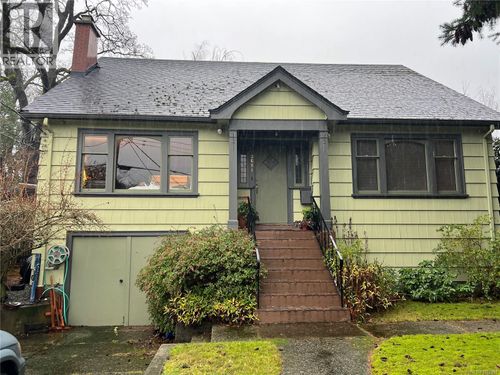 3681 Elliston Ave, Victoria, BC, V8X1R9 | Card Image