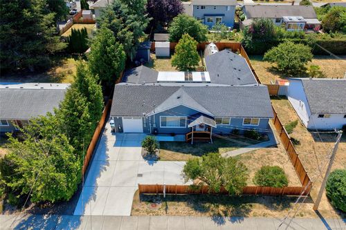 375 Temple St, Parksville, BC, V9P1C9 | Card Image
